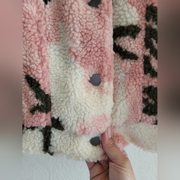 Apparis, Teresa Camo Faux Shearling Jacket, Pink/Brown/Cream, Size Small - Picture 8 of 14